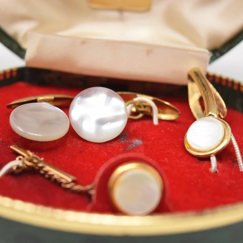 VTG 18 KT Gold Plated Mother of Pearl Cuff Links Money Clip Tie Tack Clasp Set